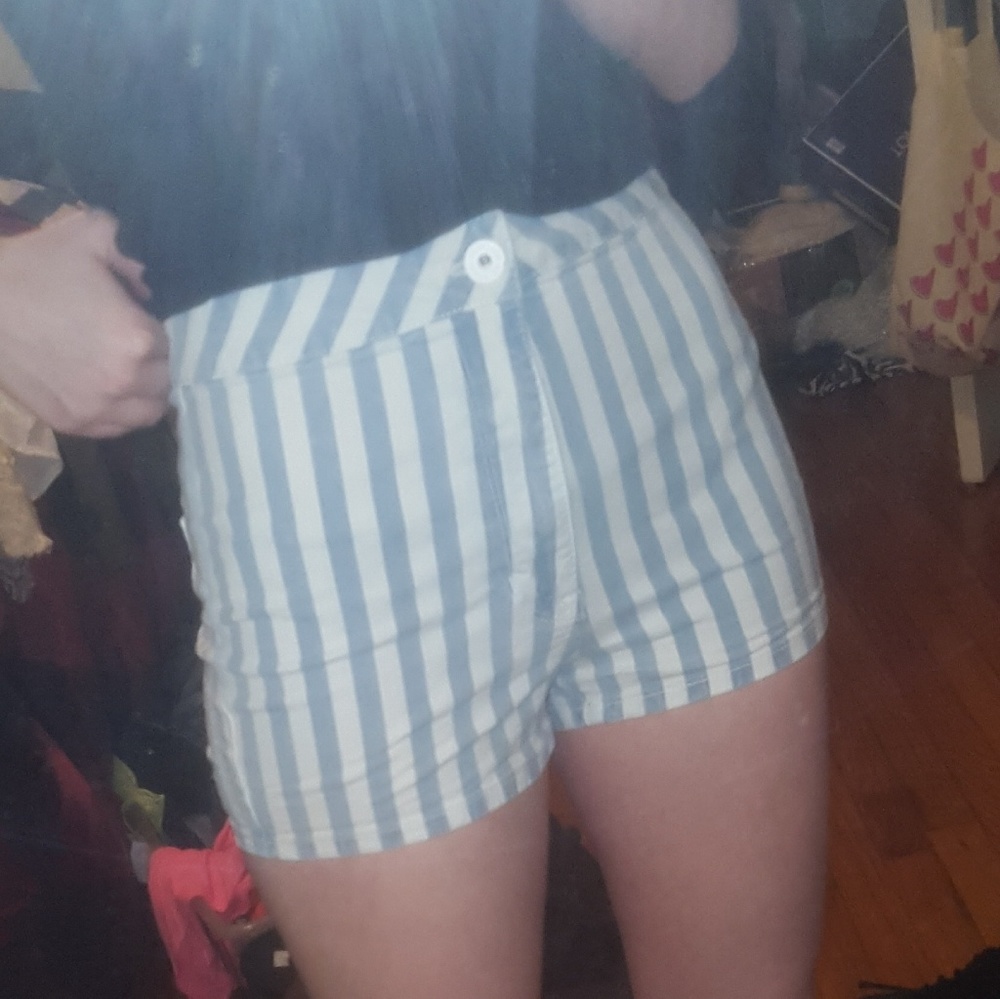 High waste shorts